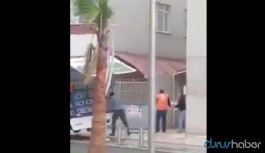 Yardım kolileri cenaze hizmetleri aracıyla AKP ilçe başkanlığına taşındı