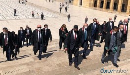Avukatlar darp edilirken TBB Başkanı Feyzioğlu Anıtkabir'de