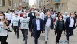 "Darbeye karşı demokrasi yürüyüşü"ne Tatvan'da polis müdahalesi