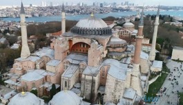 Gazeteci Stelya: Ayasofya kararı Türkiye-Yunanistan geriliminde ateşe benzin döktü