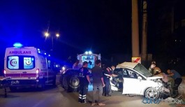 Otomobil beton direğe çarptı: 3 ölü, 1 yaralı