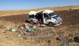 Tarım işçilerini taşıyan minibüs devrildi: 20 yaralı