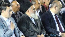 Çocuğa cinsel istismardan tutuklanan Uşşaki tarikatı lideri devlet protokolünde ağırlanmış
