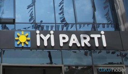 İYİ Parti'de deprem! Çok sayıda vekil birlikte hareket etme kararı aldı