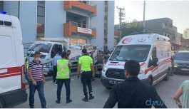 Kamyonet emniyetin beton bariyerlerine çarptı: 2 yaralı