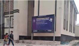 Nüfusun yarısı Kürt: Billboardlarda 9 dil var, Kürtçe yok!