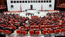 32 milletvekili yemin etmek dışında tek kelime etmedi