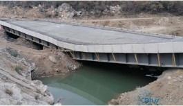 AKP’li belediyenin yaptığı köprü açılmadan çöktü