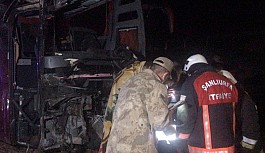 Yolcu taşıyan otobüsü devrildi: 32 yaralı