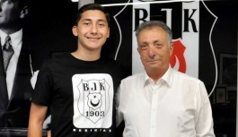 Beşiktaş Başkanı Çebi: 3 gündür Emirhan'ı ikna etmeye çalışıyoruz