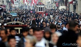 Araştırma: AKP ve MHP'liler Türkiye'den gitmek istiyor, HDP'liler sosyal medyadan dertli